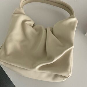 NEW/without tags. Staud Felix Bag in Cream